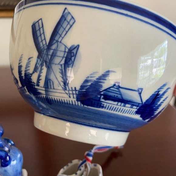 Holland Dutch Netherlands Delftware Kissing Boy & Girl, Wooden Shoes & Bowl - Picture 9 of 13